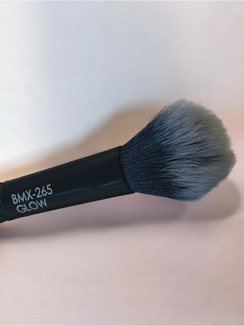 Royal & Langnickel MODA Pro Glow Brush in Black